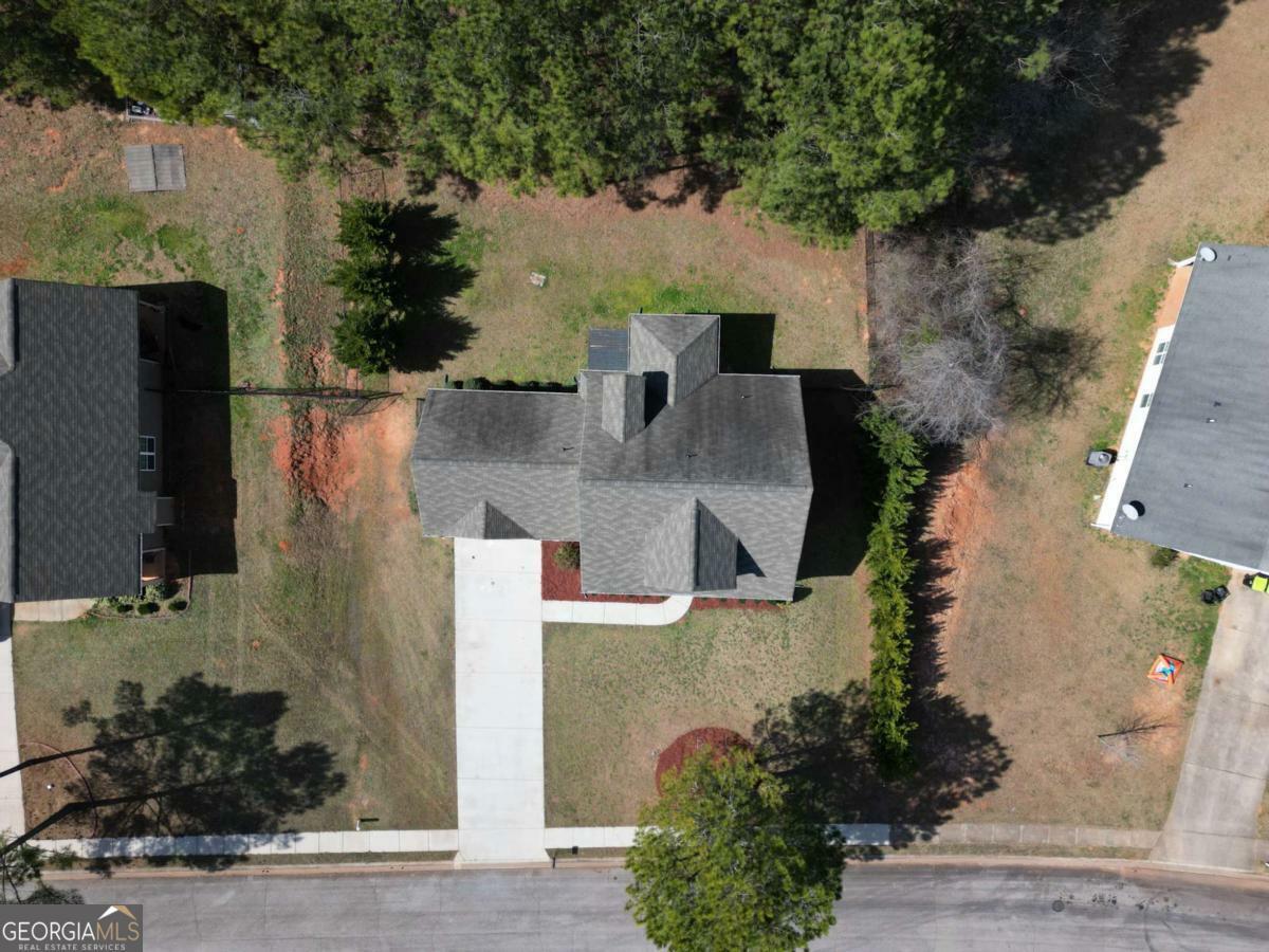 Property Photo: 202 Glenview Trail GA 30224