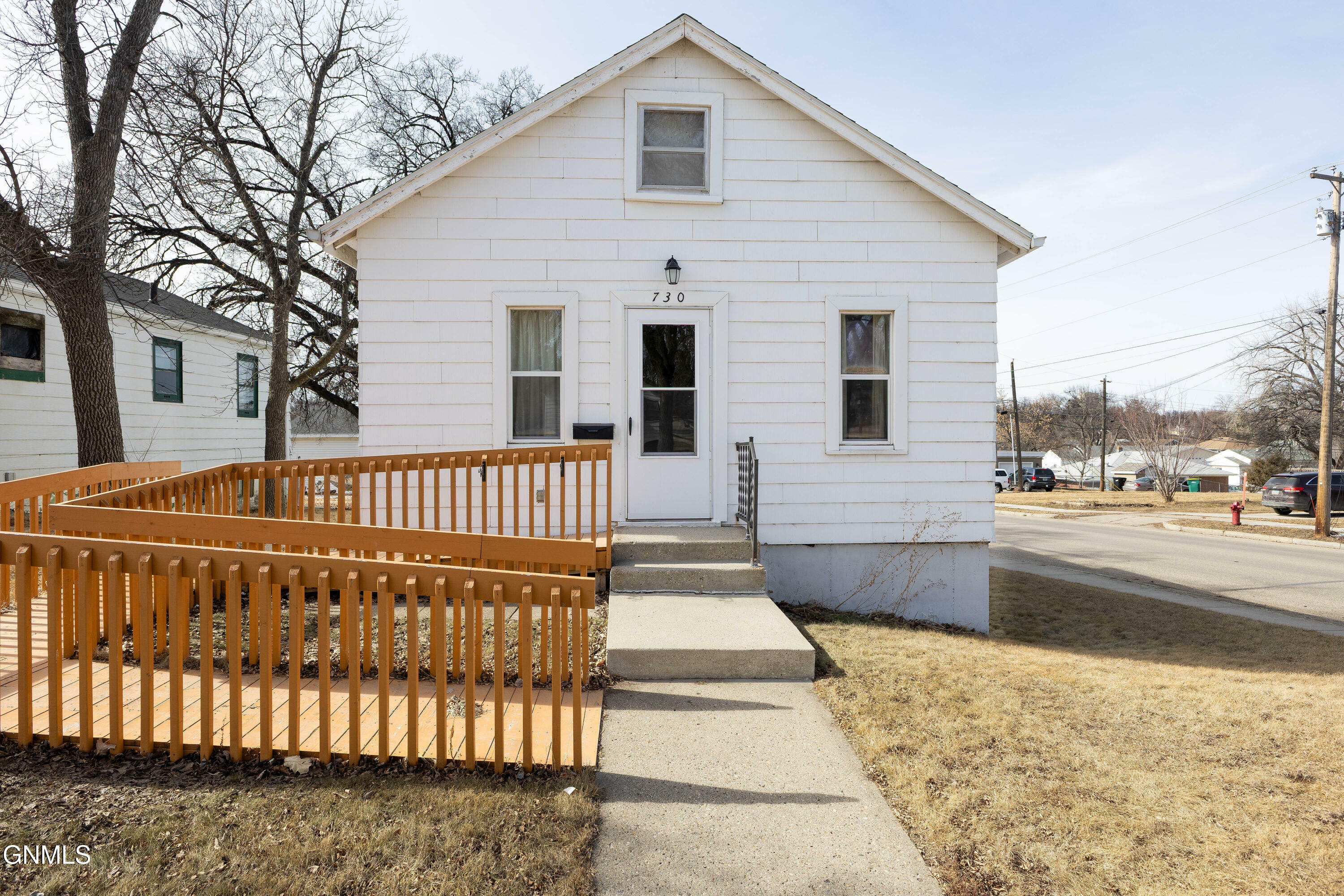 Property Photo:  730 N 20th Street  ND 58501 