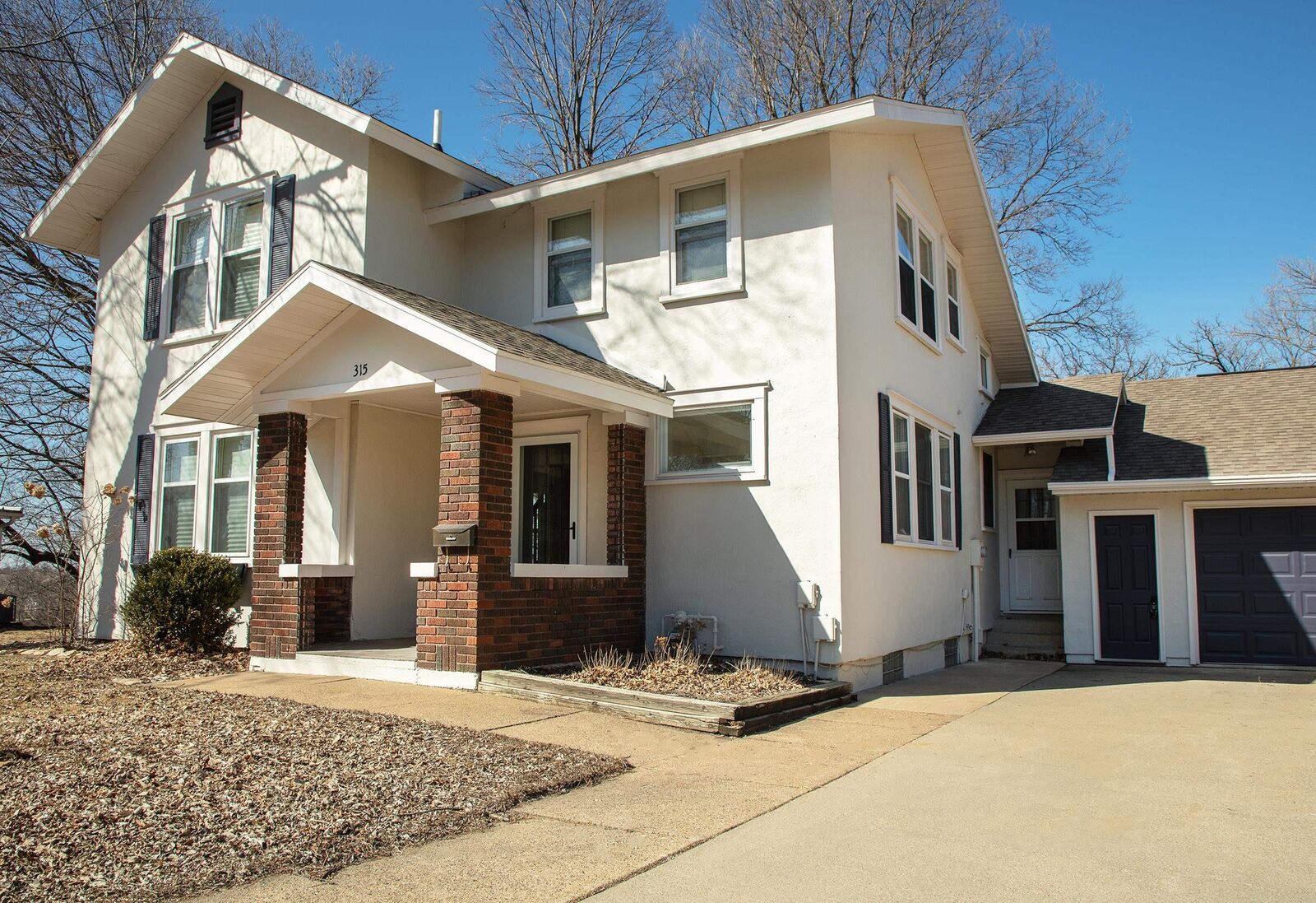 Property Photo:  315 NE 3rd Avenue  IA 50677 