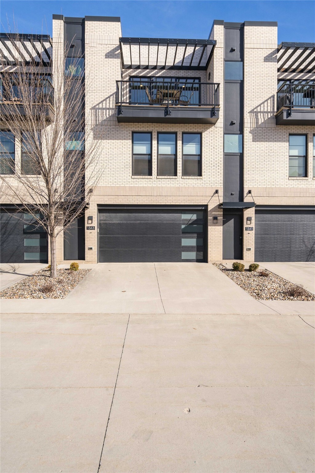 Property Photo: 1343 Keosauqua Way IA 50309