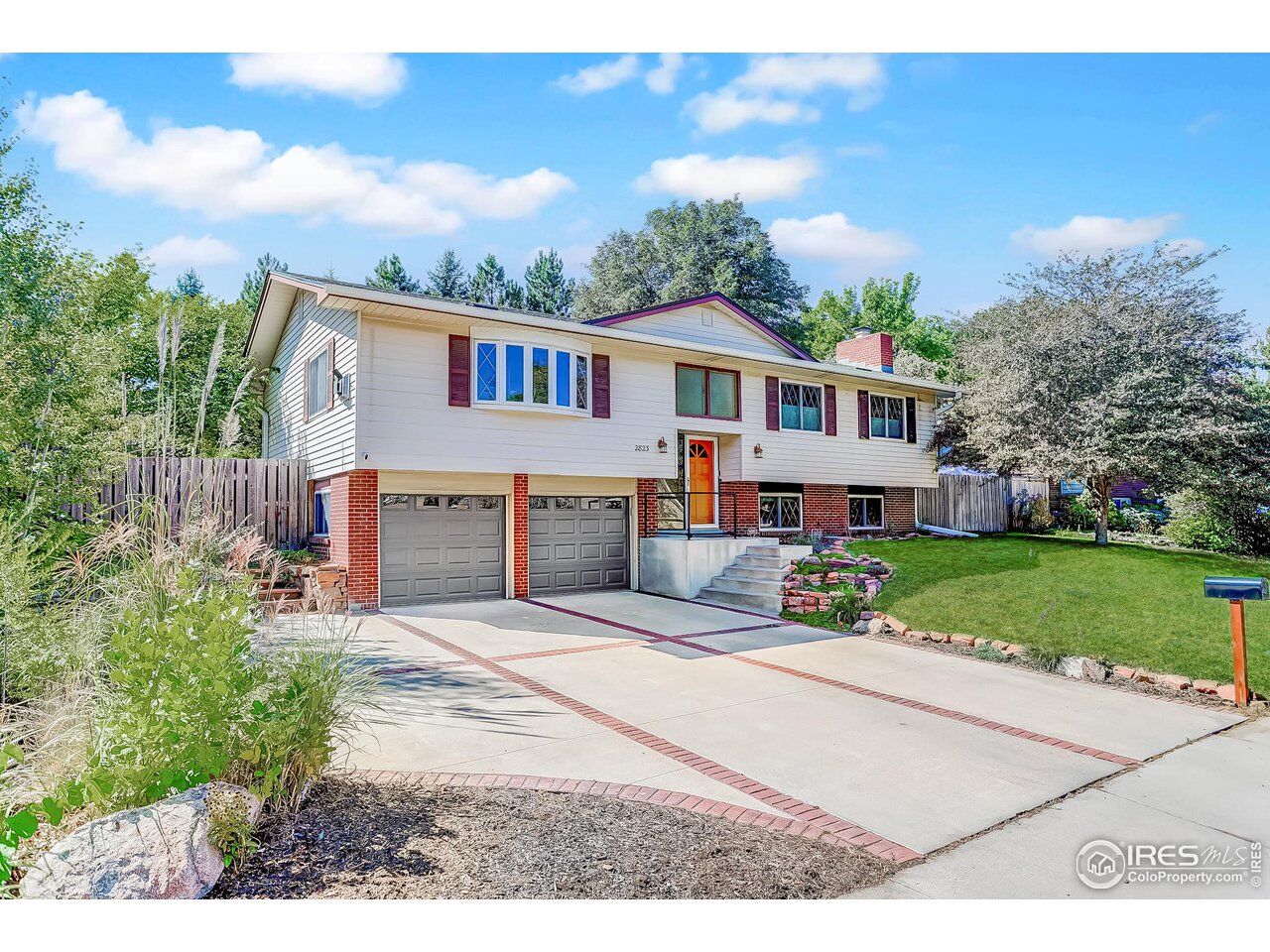 Property Photo: 2823 Mountain View Ave CO 80503