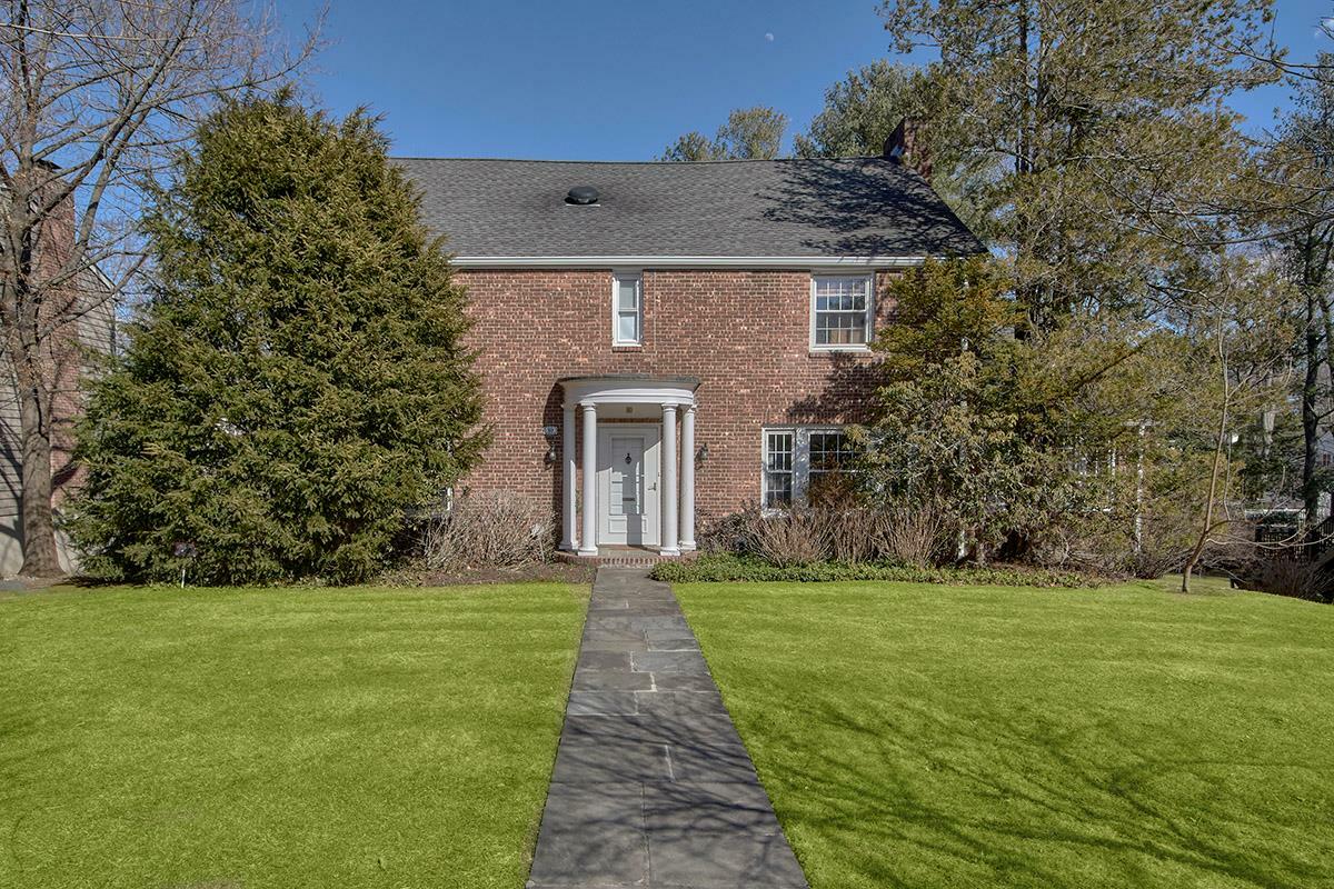 Property Photo:  10 Richbell Road  NY 10605 