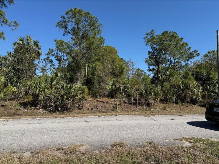 Property Photo:  London Circle  FL 34288 