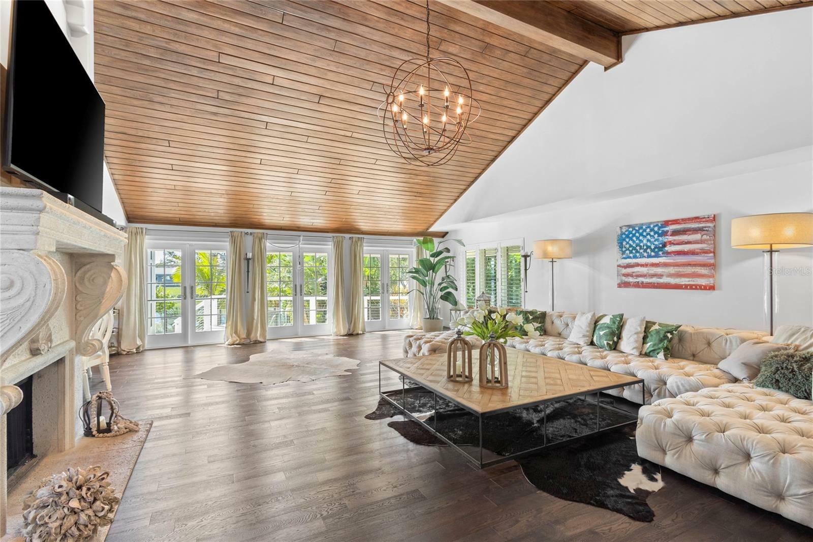 Property Photo: 520 Harbor Cay Drive FL 34228