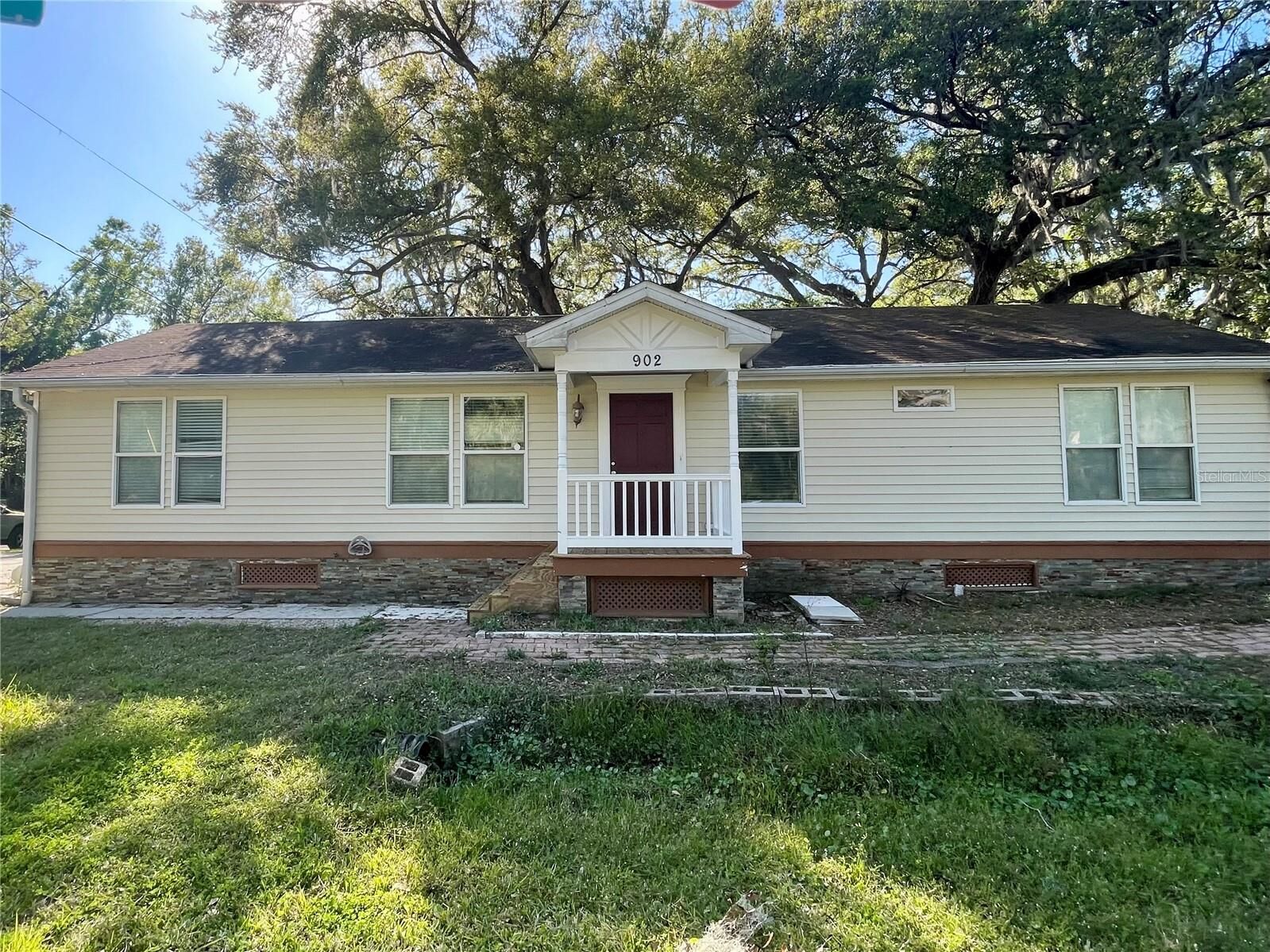 Property Photo: 902 Estelle Avenue FL 33511