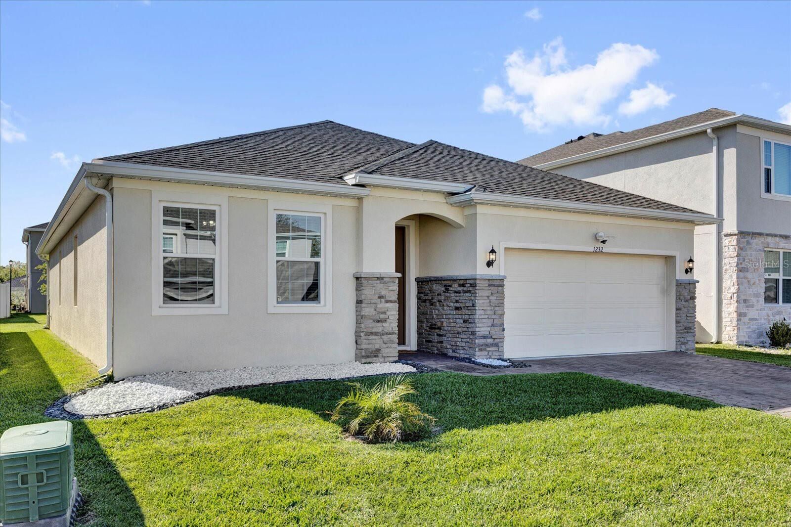 Property Photo: 1232 Celery Oaks Lane FL 32771