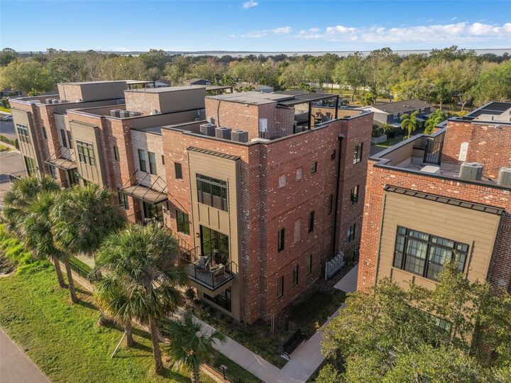 Property Photo:  60 N Park Avenue  FL 34787 