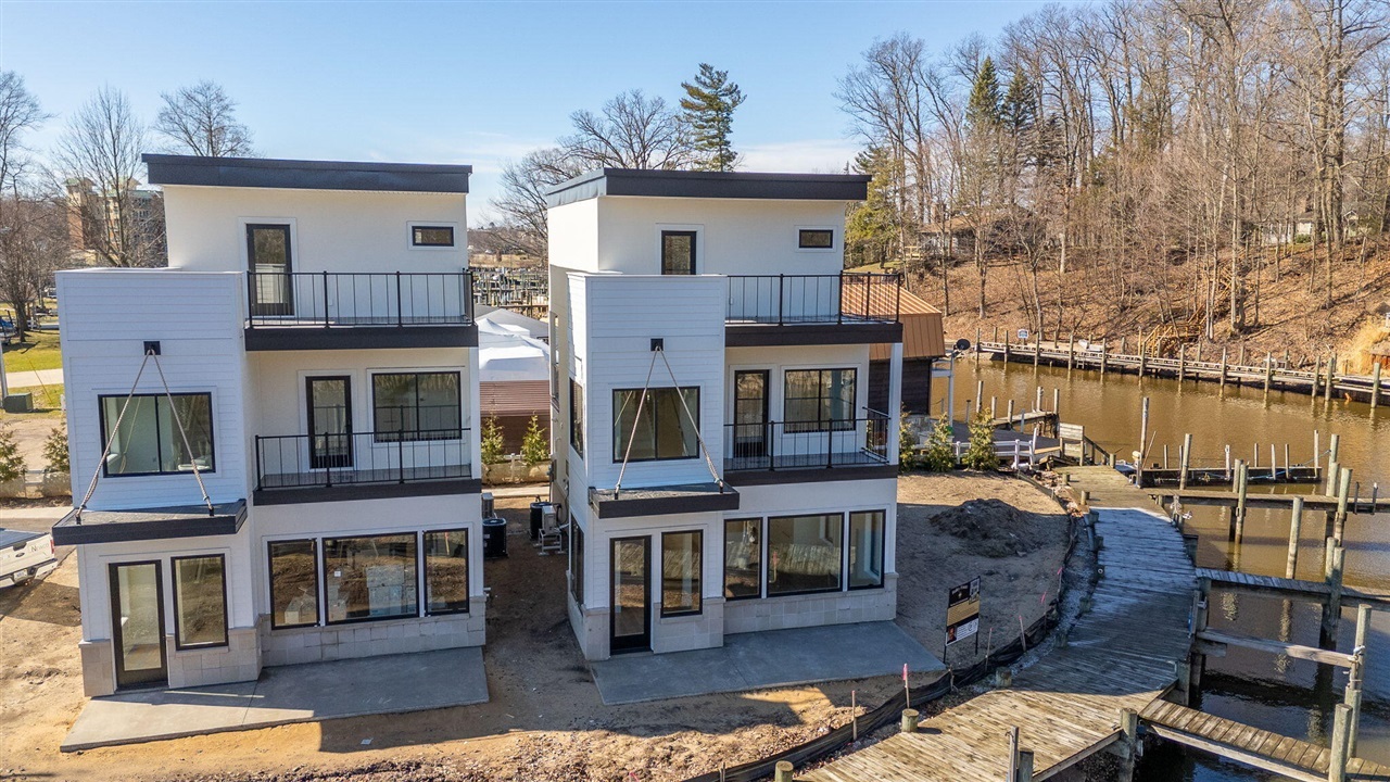 Property Photo:  1 N Bailey Avenue #1  MI 49090 