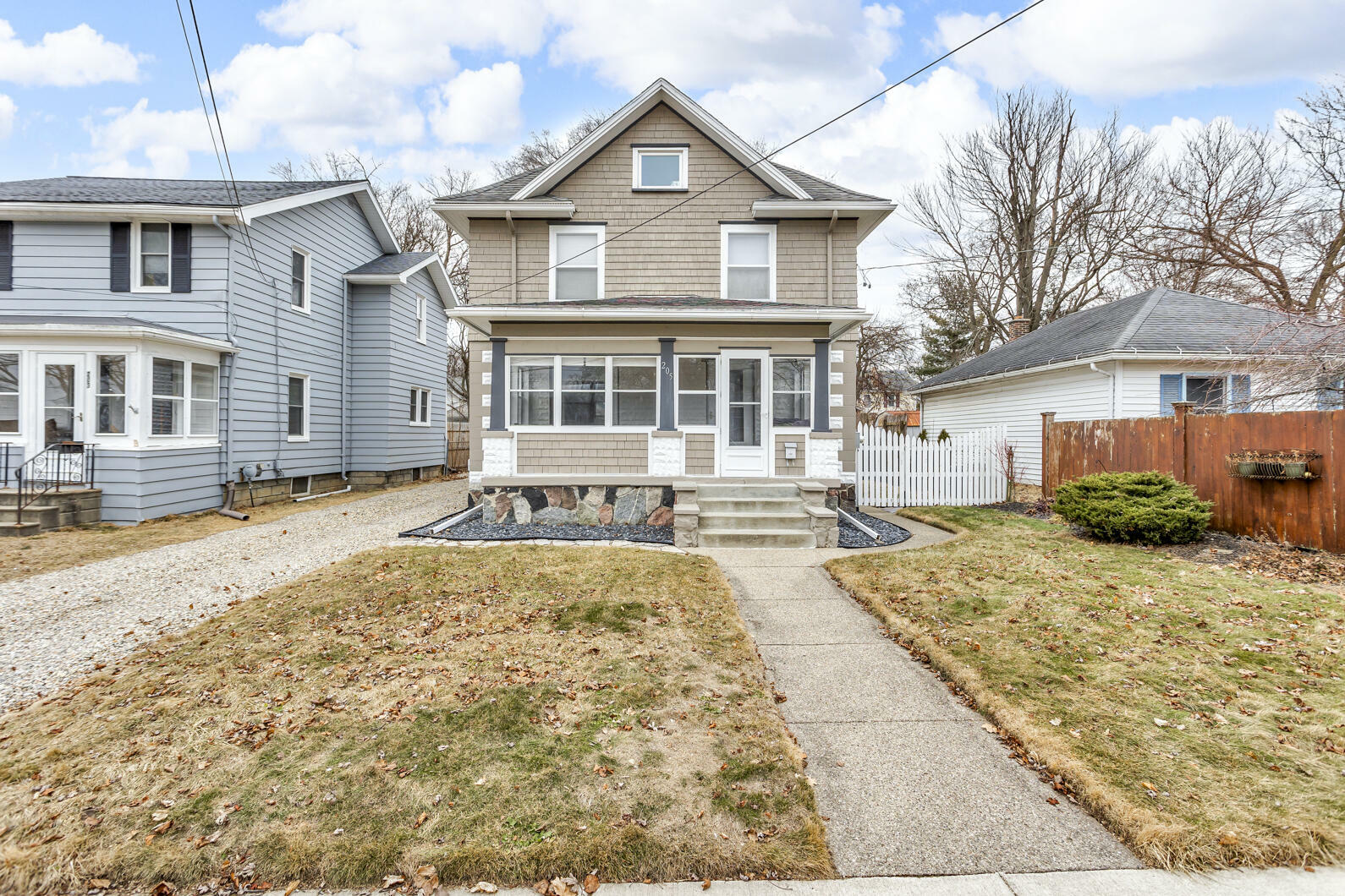 Property Photo:  205 S Thompson Street  MI 49203 