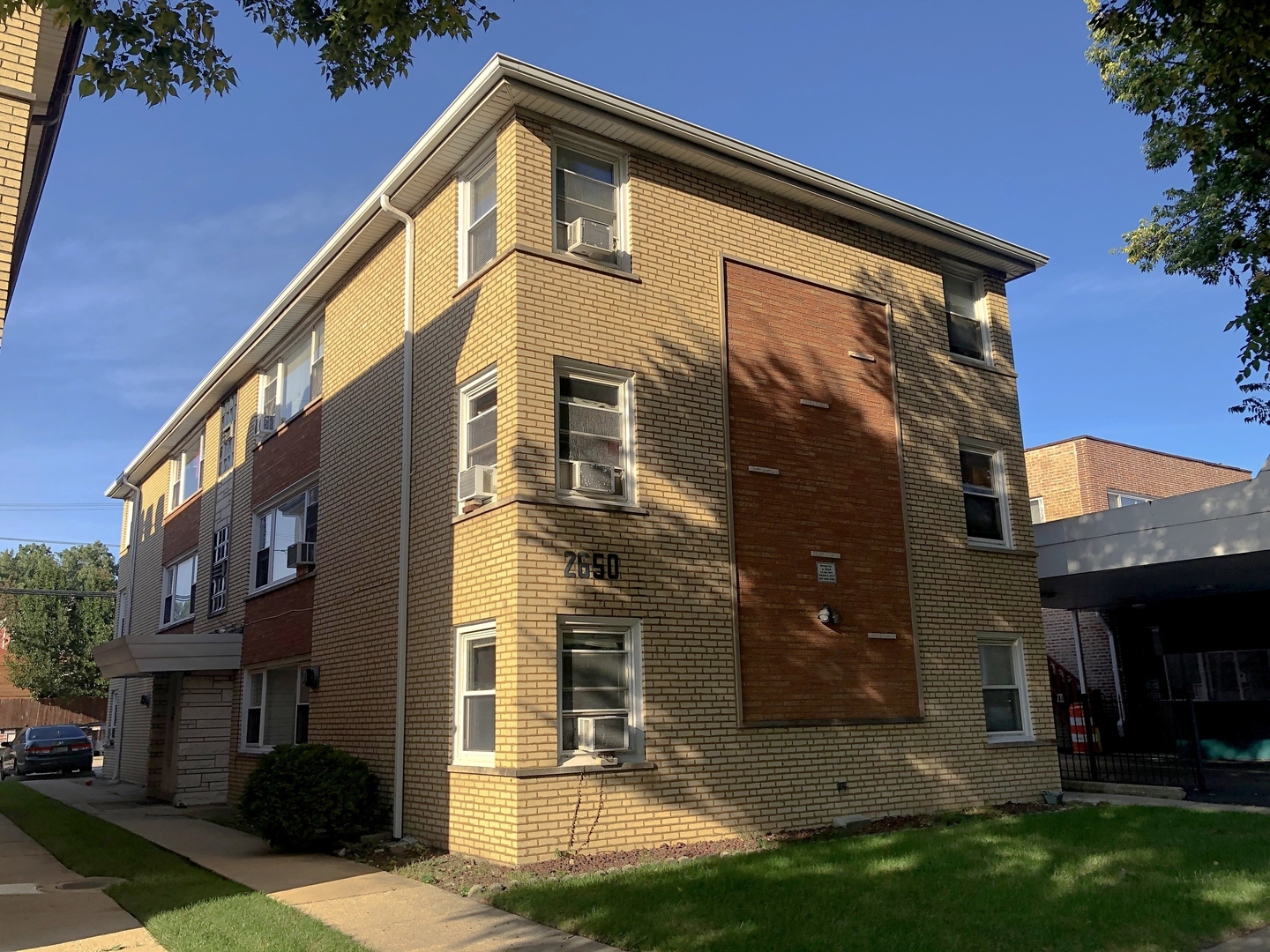 Property Photo:  2650 W Touhy Avenue 1S  IL 60645 