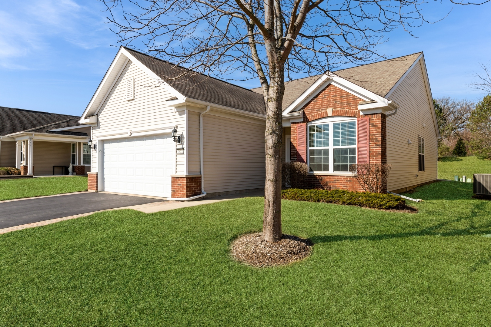 Property Photo: 2882 Stoney Creek Drive IL 60124