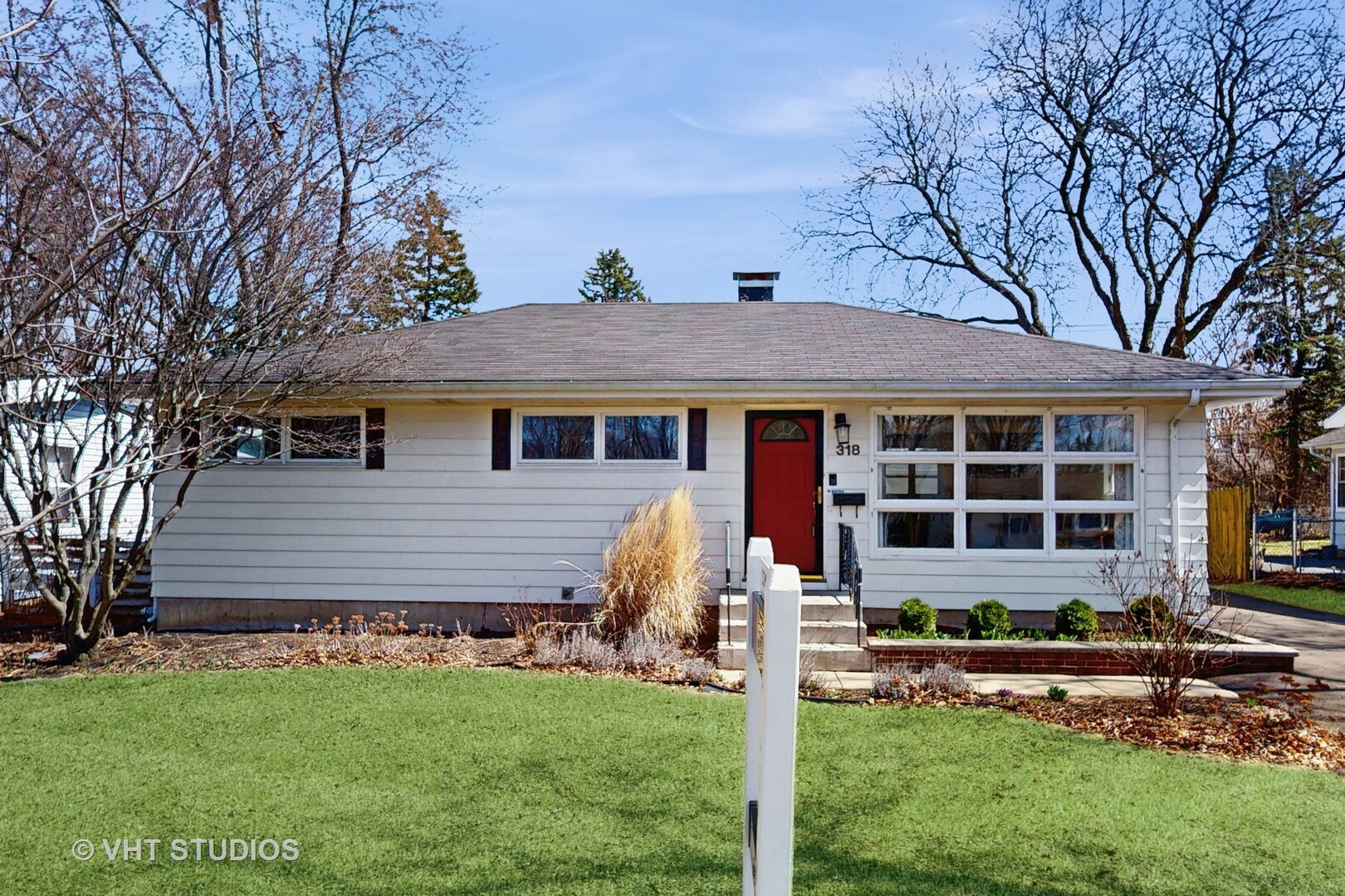Property Photo: 318 S 13th Street IL 60174