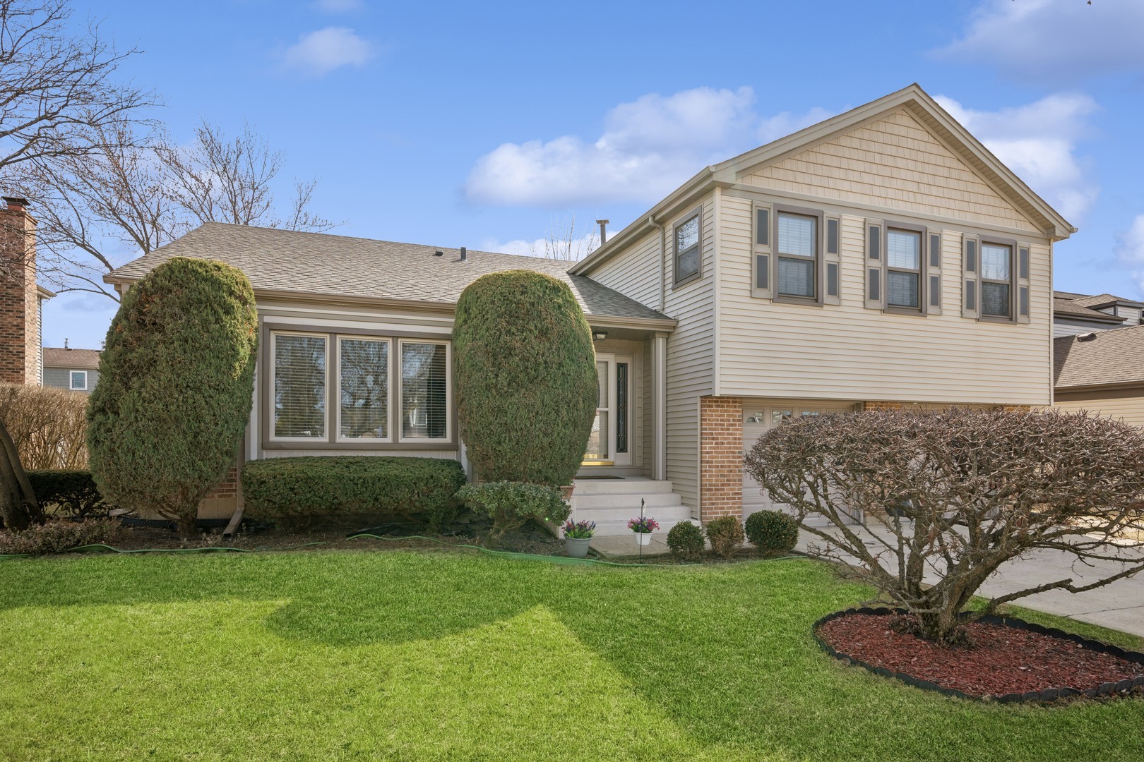 Property Photo:  1215 Dorchester Lane  IL 60169 