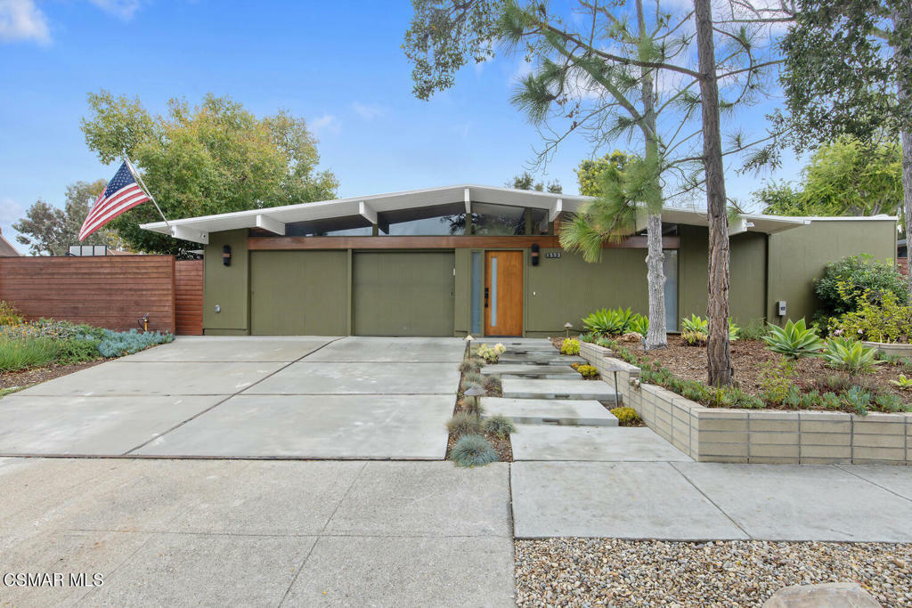 Property Photo: 1553 Stoddard Avenue CA 91360