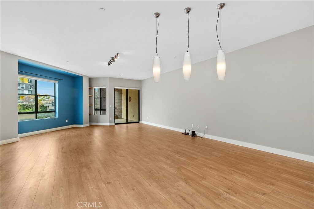 Property Photo: 395 E. 4th 25 CA 90802