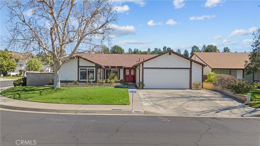 Property Photo: 26914 Lugar De Oro Drive CA 91354