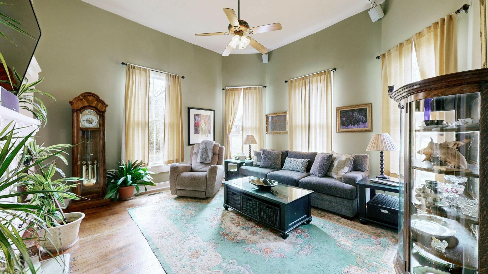 Property Photo: 709 Belmont Ave TN 37160