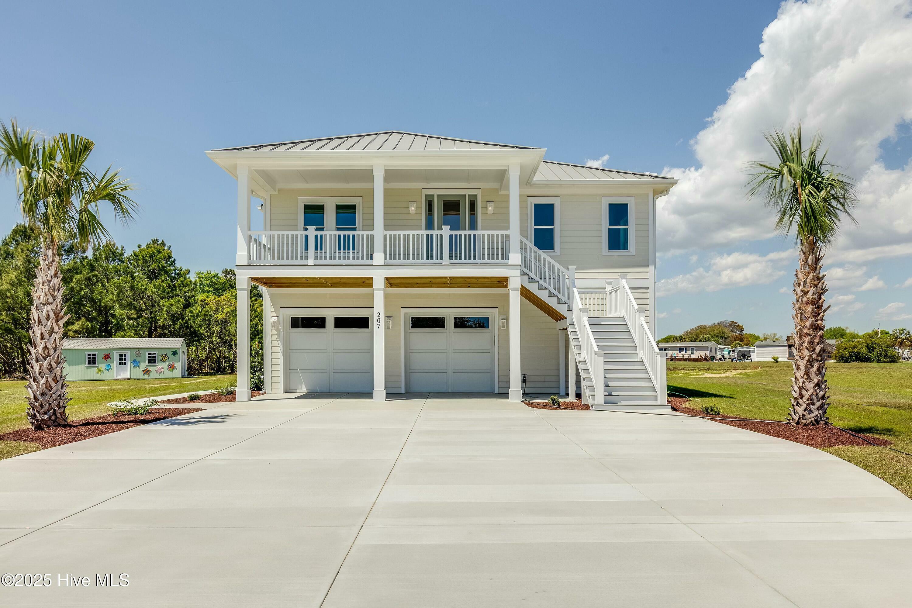 Property Photo: 207 Backfin Court NC 28570