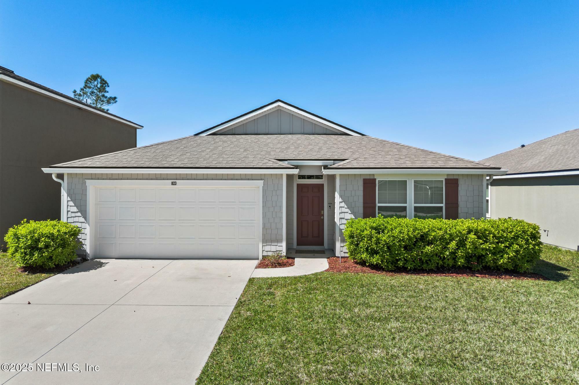 Property Photo:  823 Cameron Oaks Place  FL 32068 