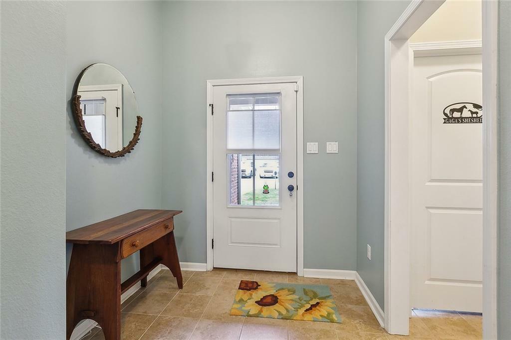Property Photo: 1136 Berkshire Drive LA 70452