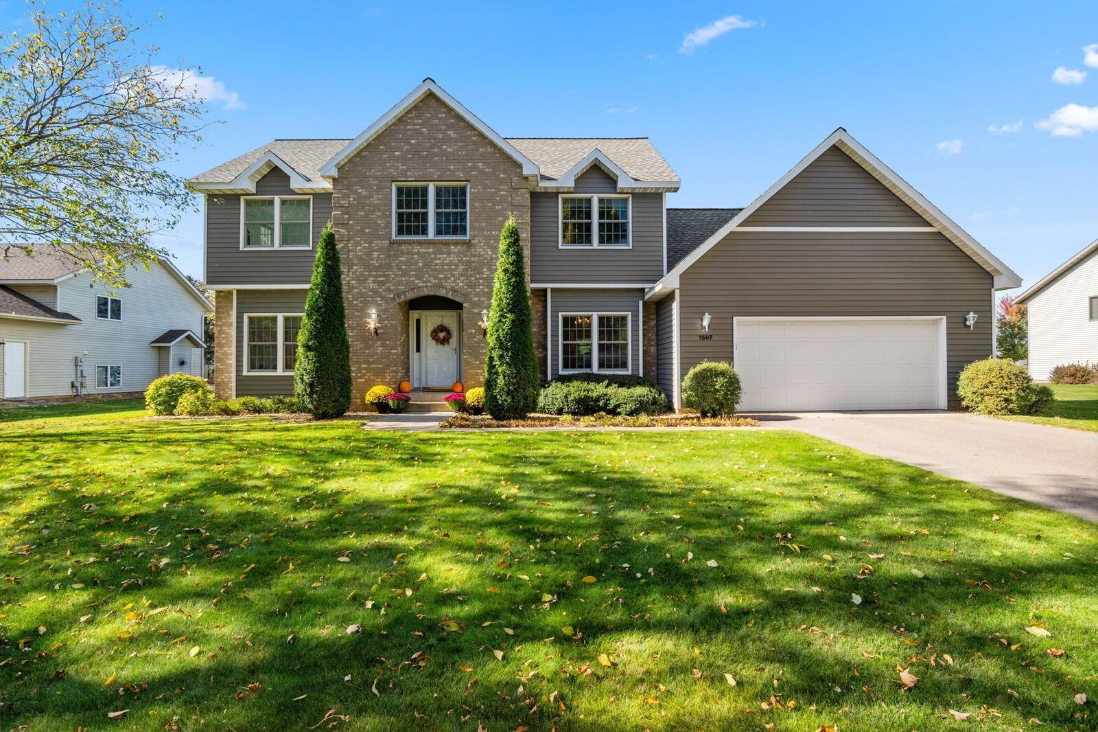 Property Photo:  1507 W Oakes Drive  MN 56303 