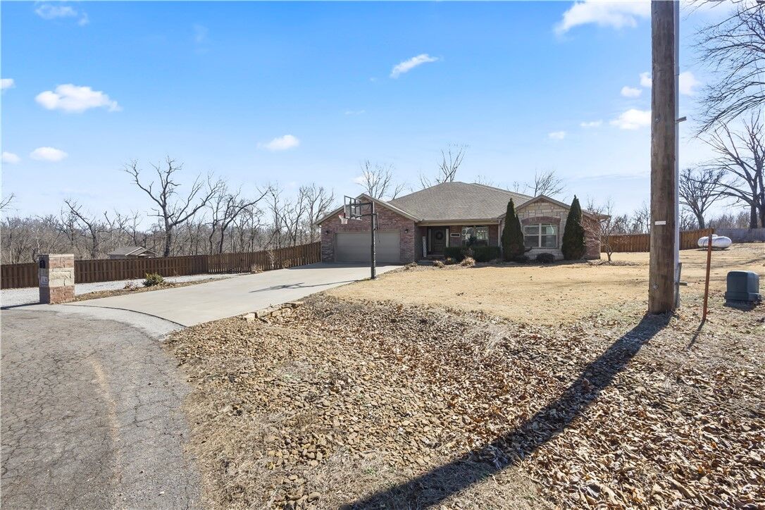 Property Photo:  4 Lockhart Circle  AR 72715 