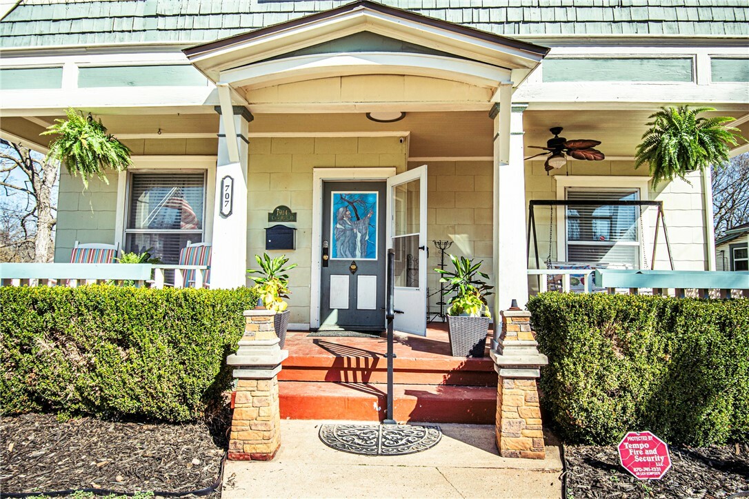 Property Photo: 707 S Pine Street AR 72601