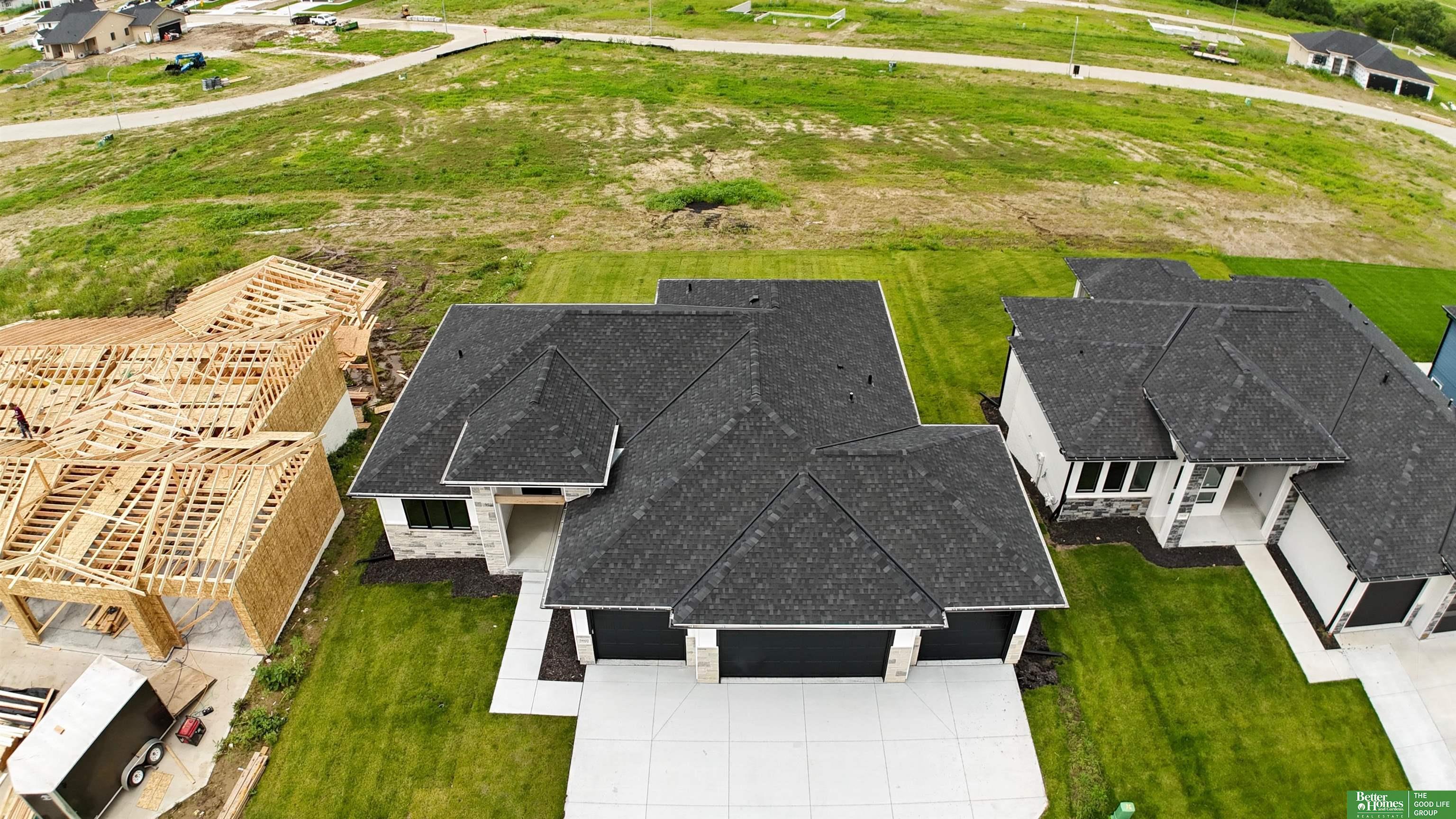 Property Photo:  5432 N 213th Avenue  NE 68022 
