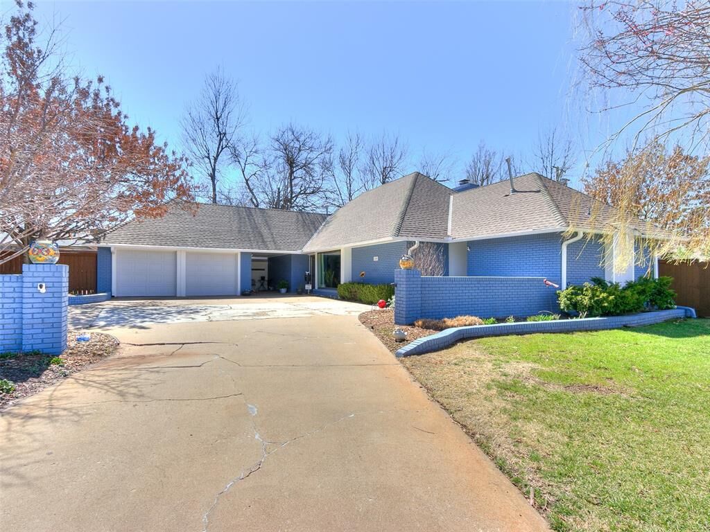 Property Photo: 5309 N Drexel Circle OK 73112