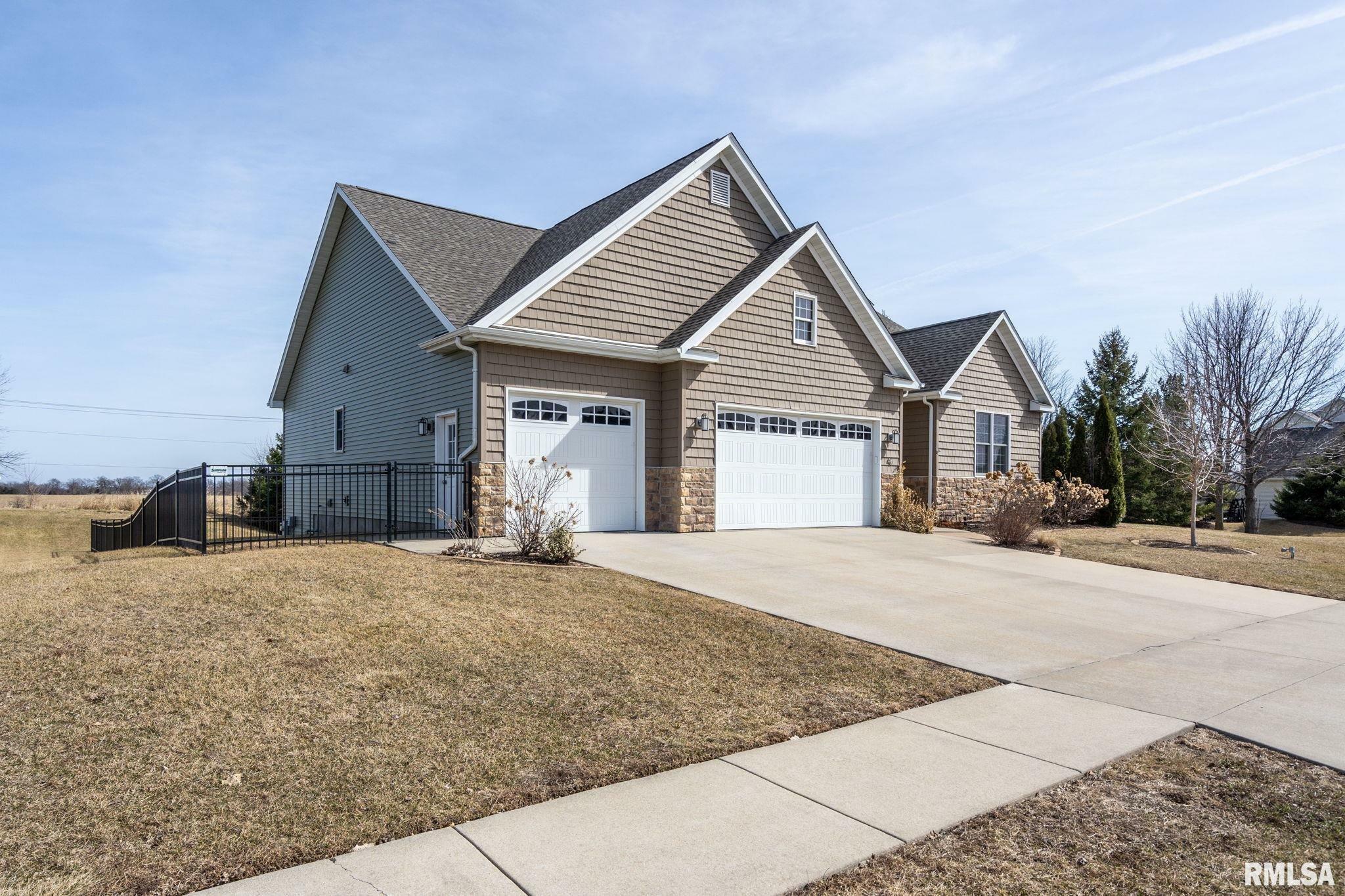 Property Photo:  46 Cobblestone Lane  IA 52753 