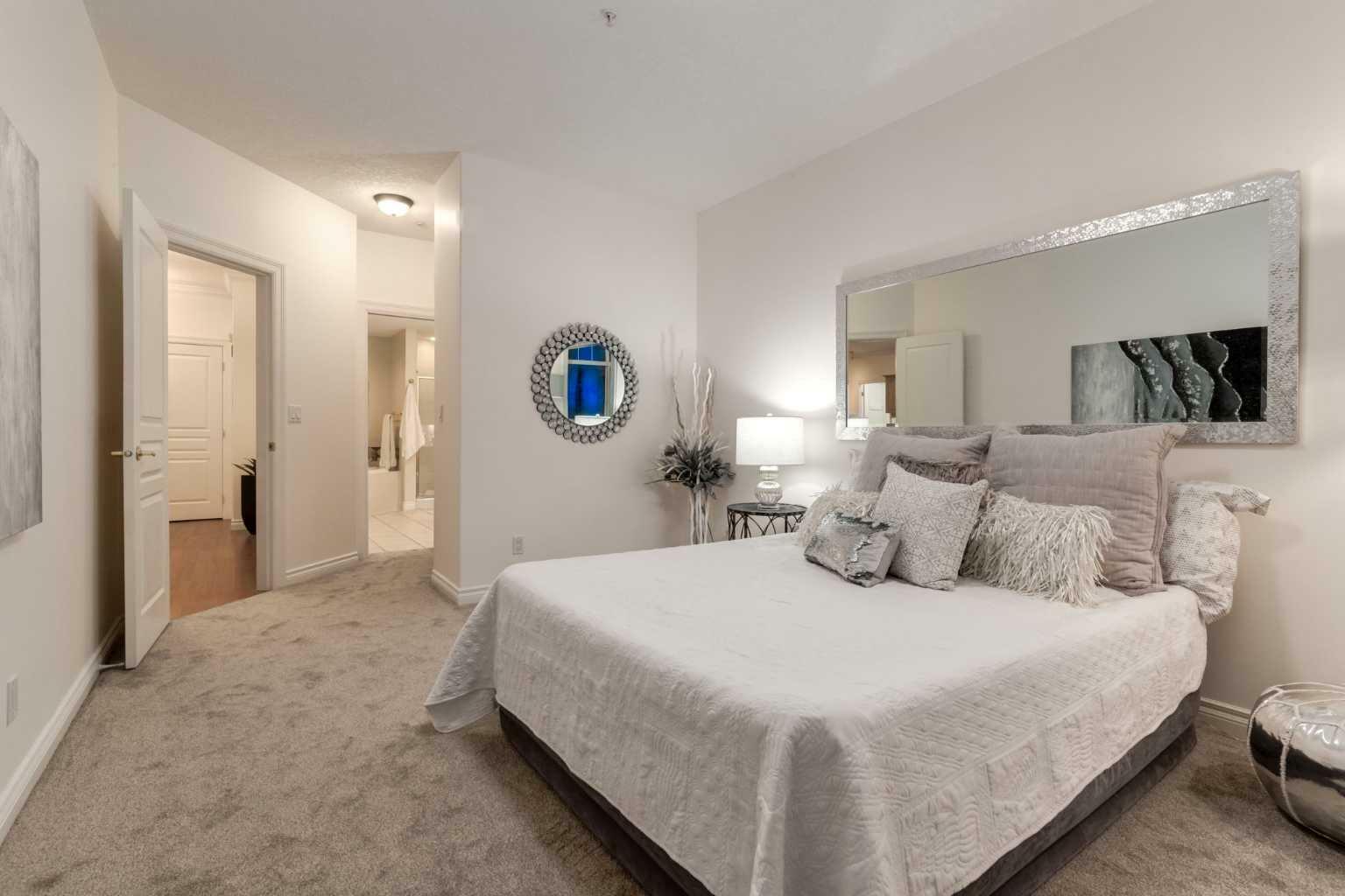 Property Photo: 60 24 Avenue SW 309 AB T2S 3C9
