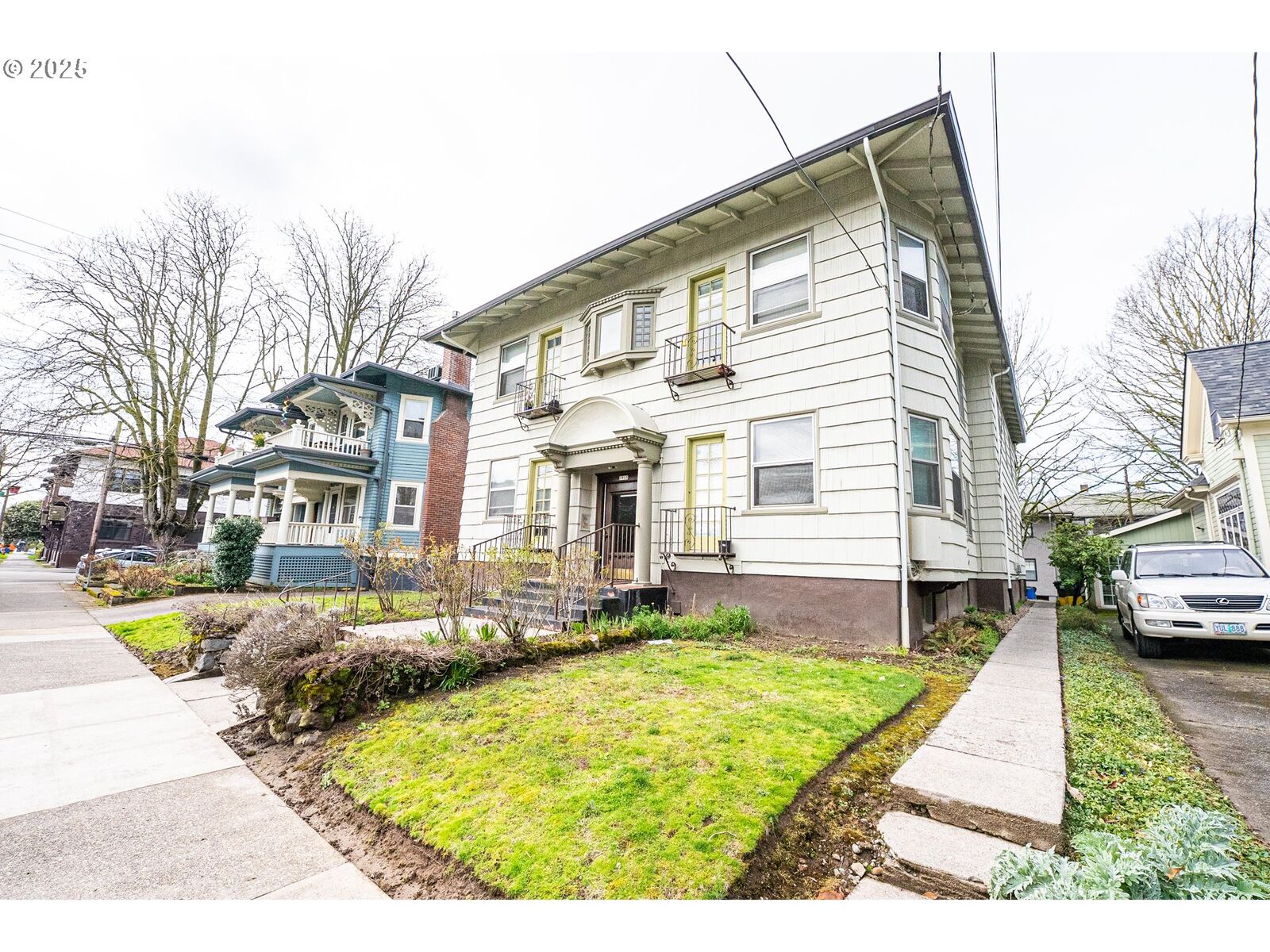 Property Photo: 1915 NE 16th Ave OR 97212