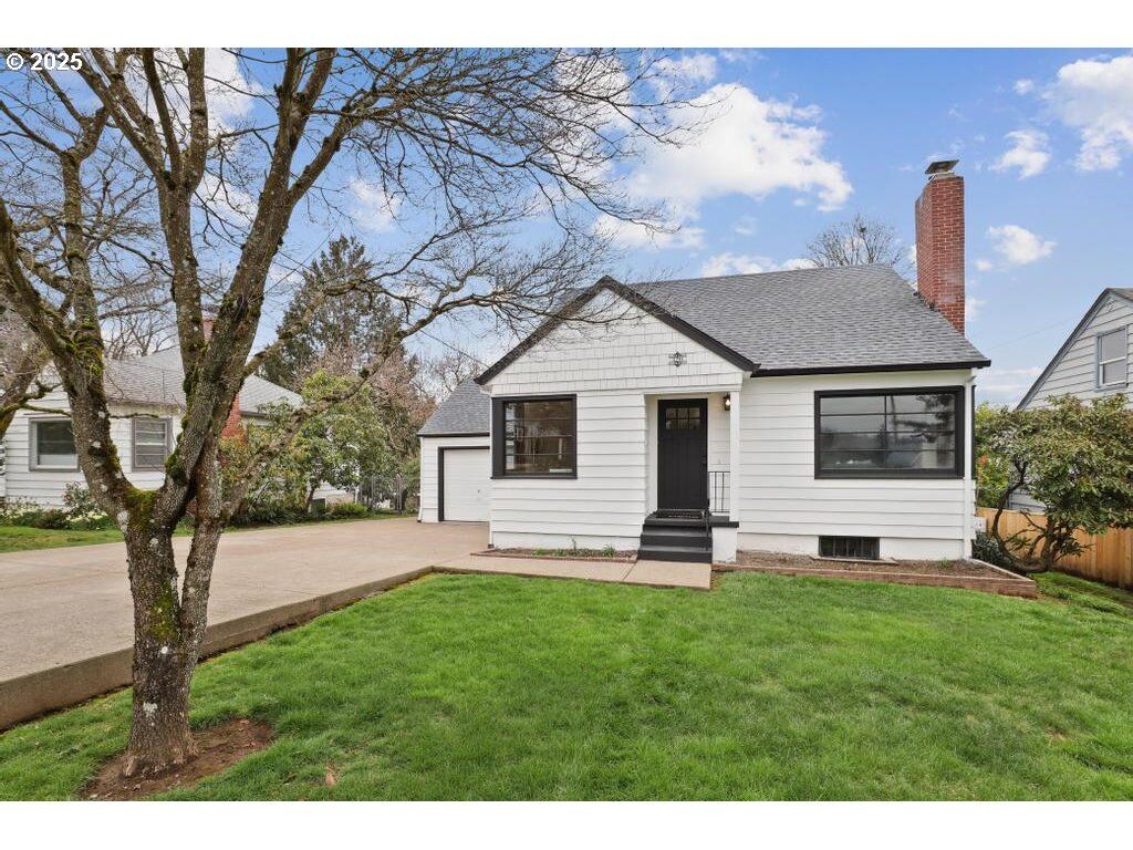 Property Photo: 3211 SW Primrose St OR 97219