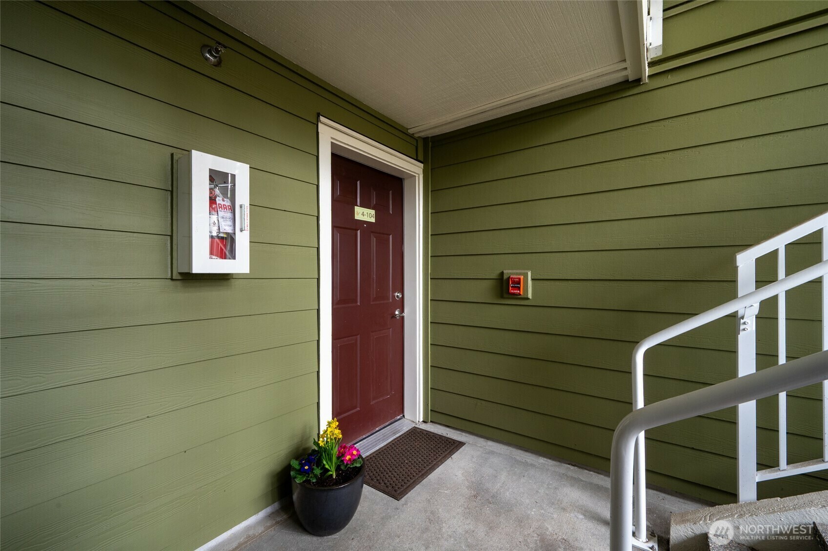 Property Photo:  300 N 130th Street 4104  WA 98133 