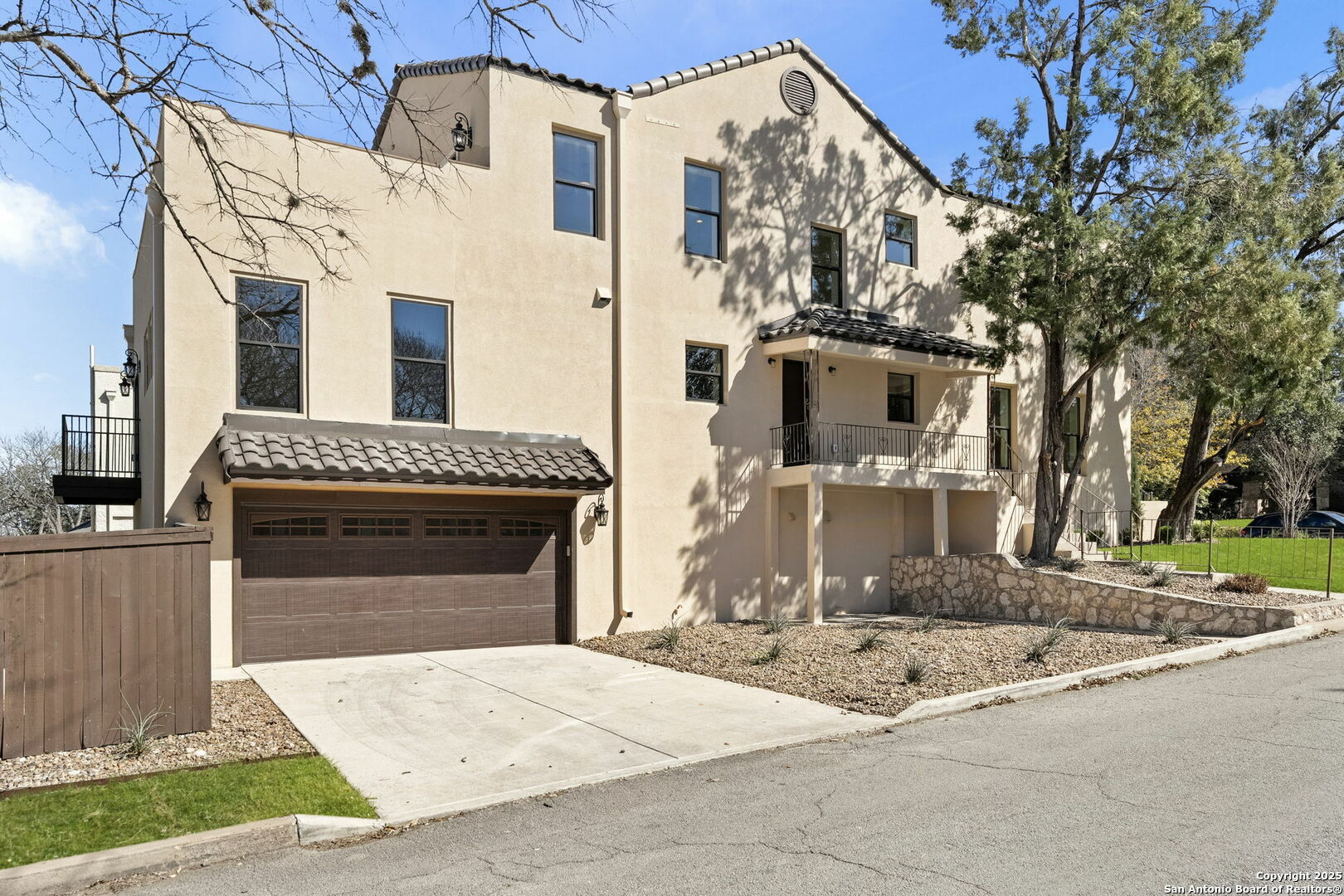 Property Photo: 201 Cloverleaf Ave TX 78209