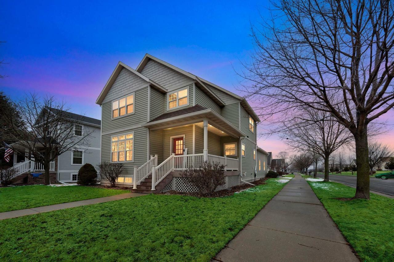 Property Photo: 1108 Patriot Way WI 53590