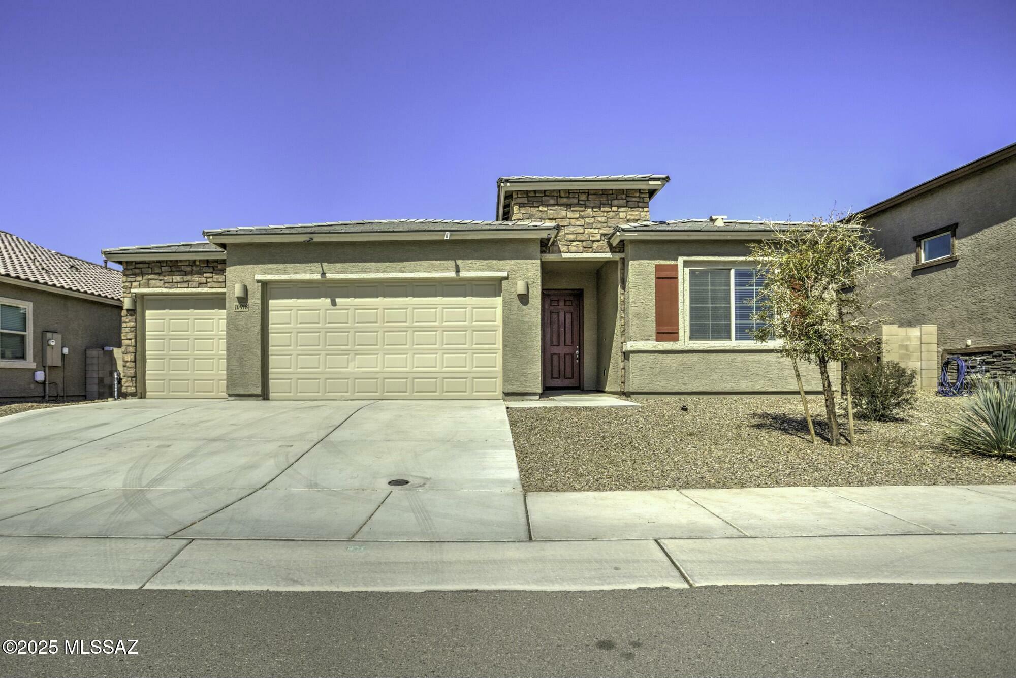 Property Photo:  10918 W Yates Lane  AZ 85658 