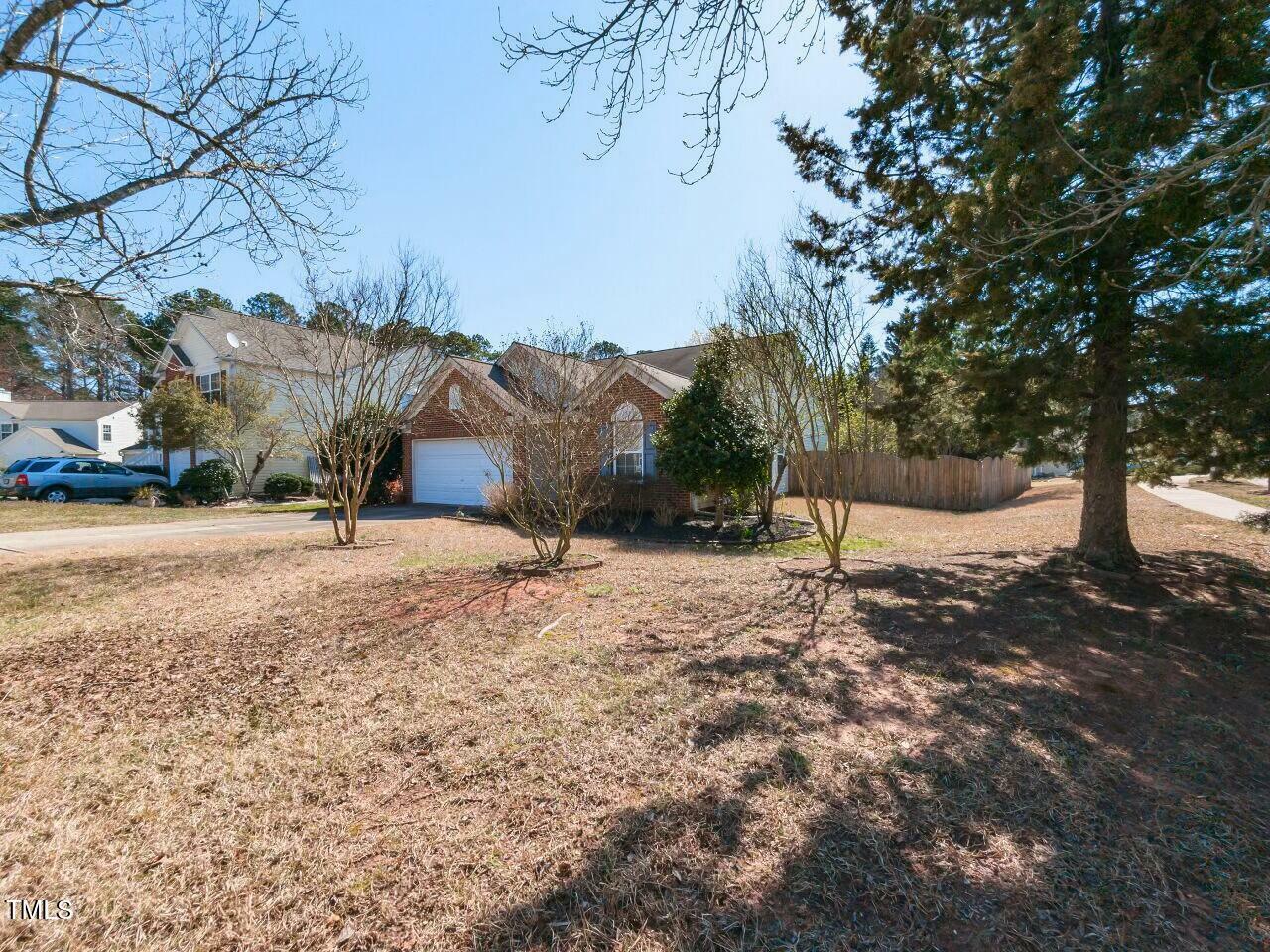 Property Photo: 101 Tiverton Woods Drive NC 27540