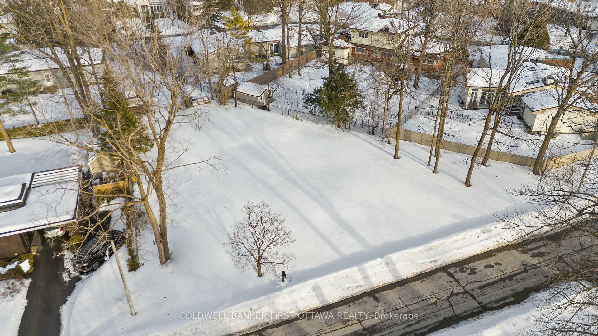Photo de la propriété: 2055 Baffin Avenue ON K1H 5X2