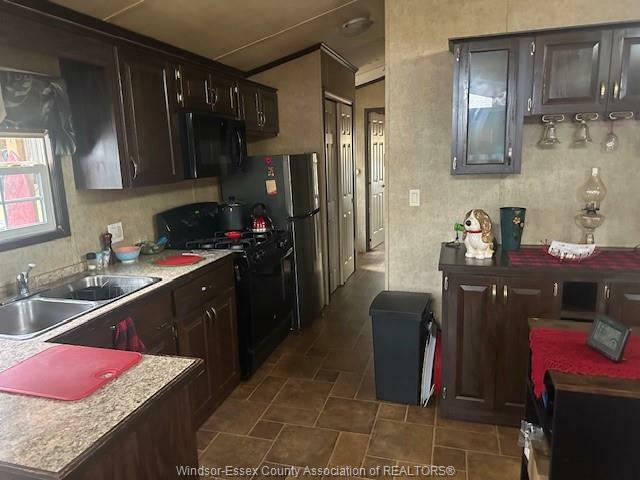 Property Photo: 126 Mersea Rd 5 16 ON N8H 3V5