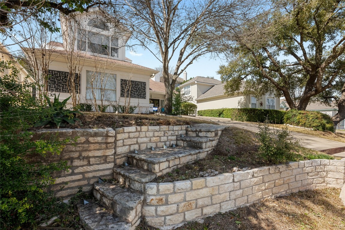 Property Photo:  203 Golf Crest Lane  TX 78734 