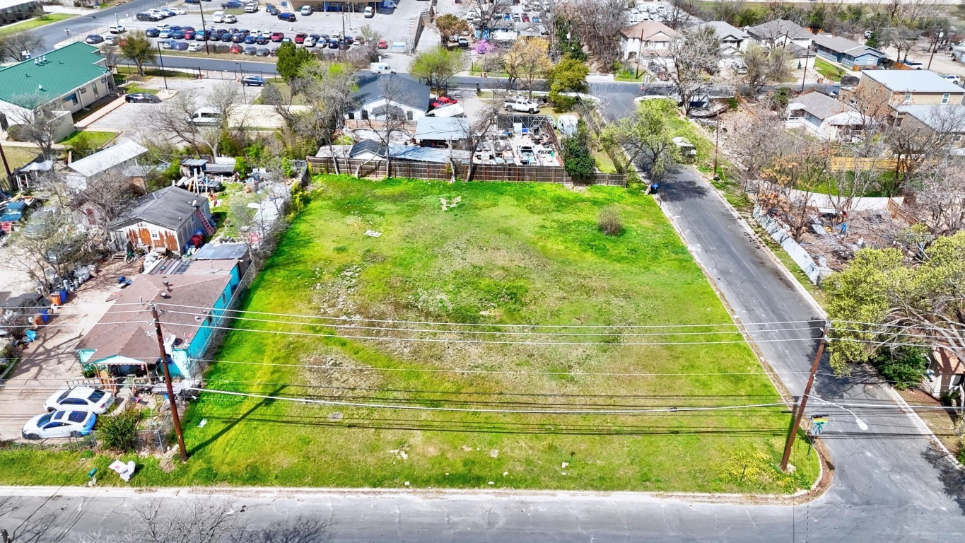 Property Photo: 7410 Carver Avenue TX 78752