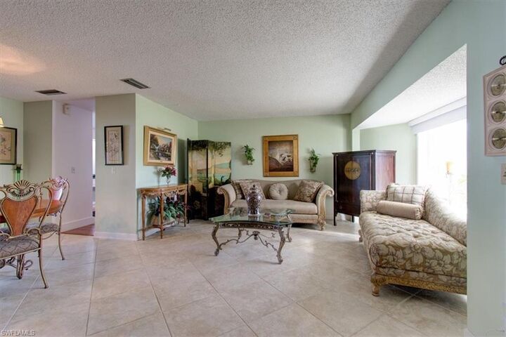 Property Photo: 3724 Country Club Blvd FL 33904