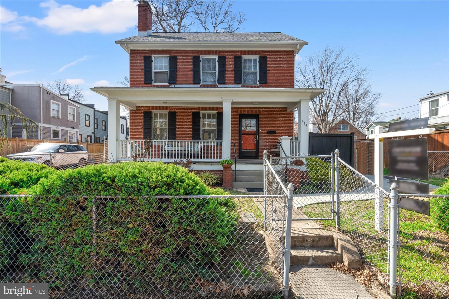 Property Photo: 414 N West Street VA 22314