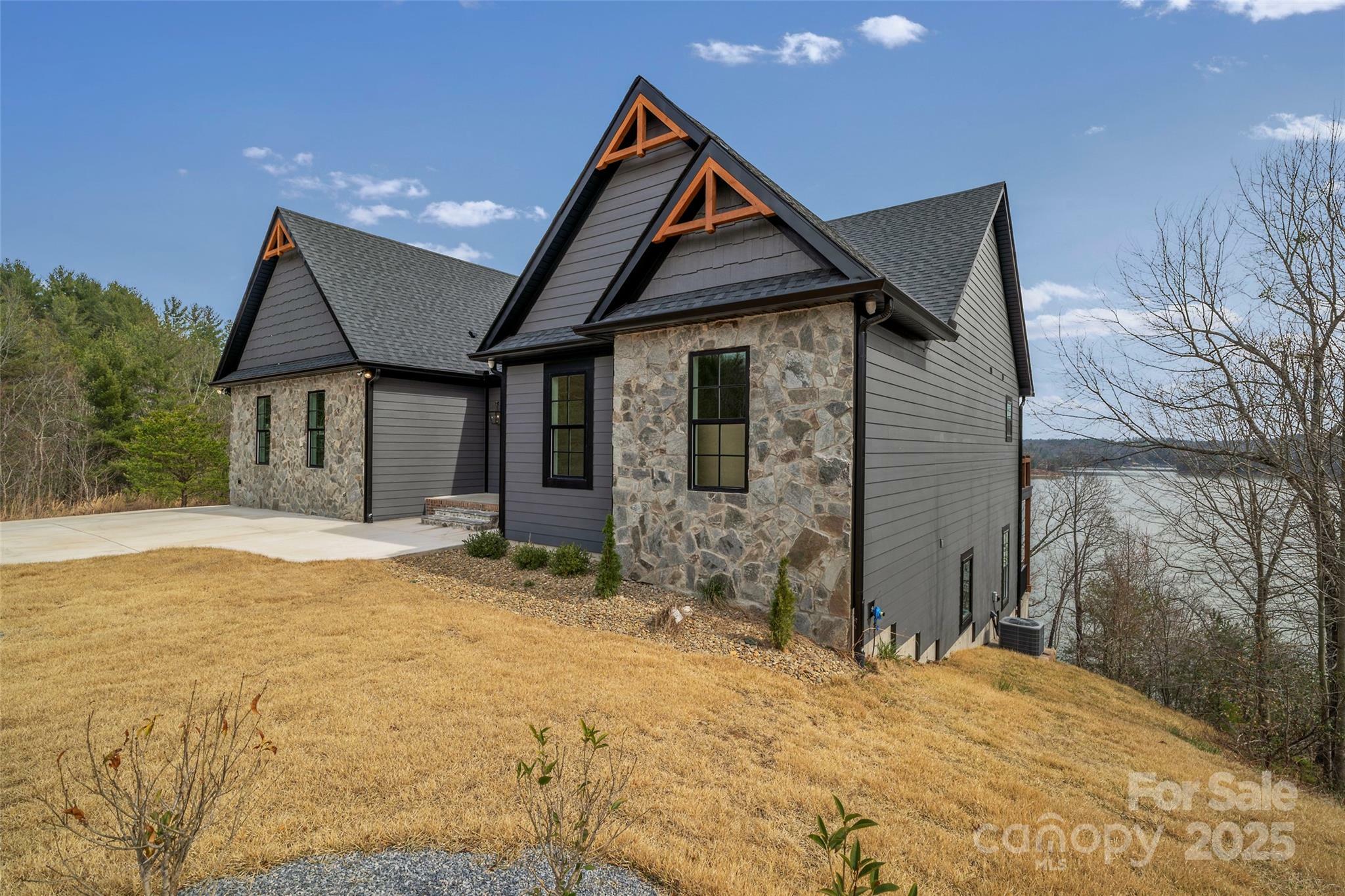Property Photo: 464 Lake Crest Drive NC 28761