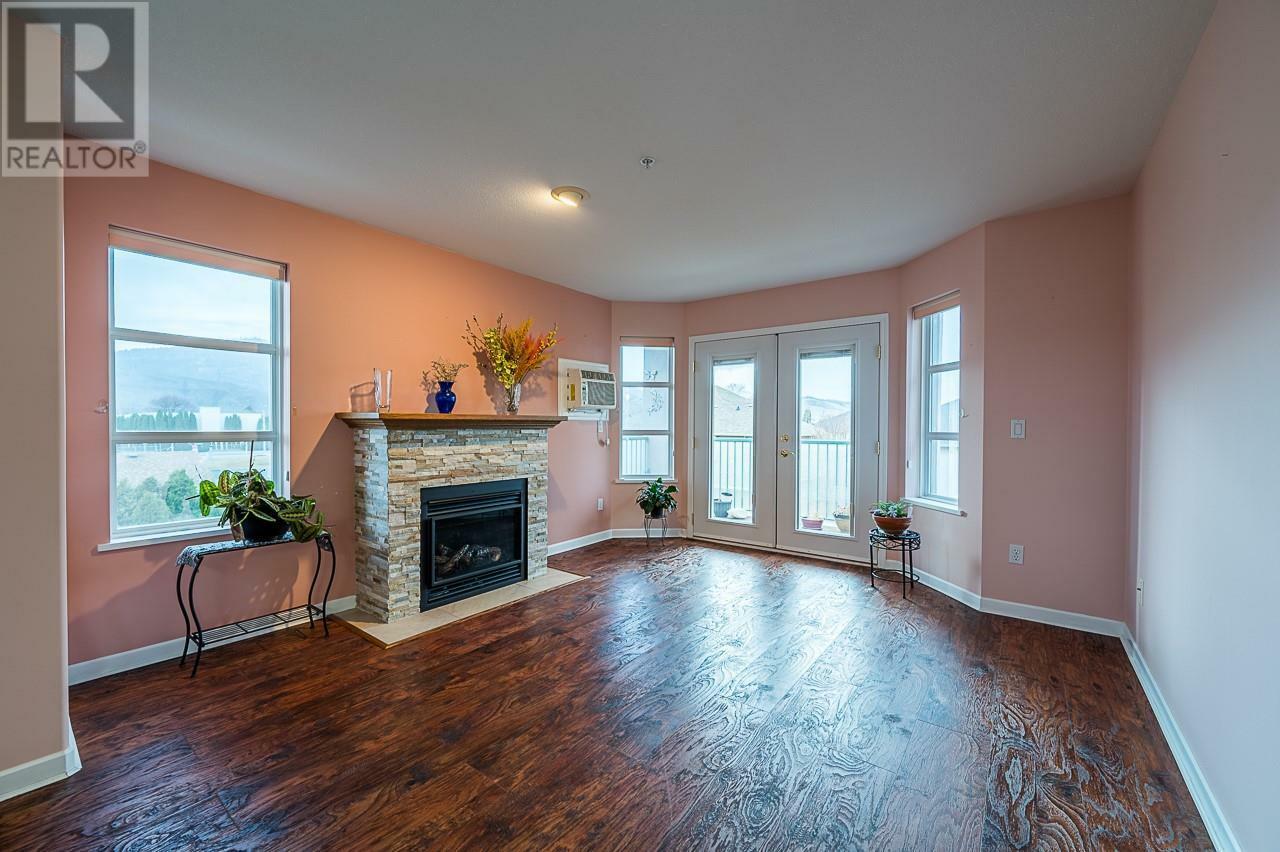 Property Photo: 860 Nicolani Drive 303 BC V2B 5B3