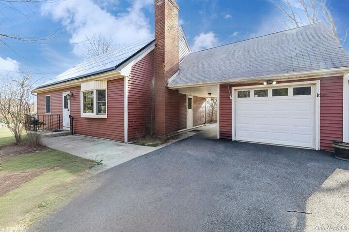 Property Photo:  289 Quaker Road  NY 10970 