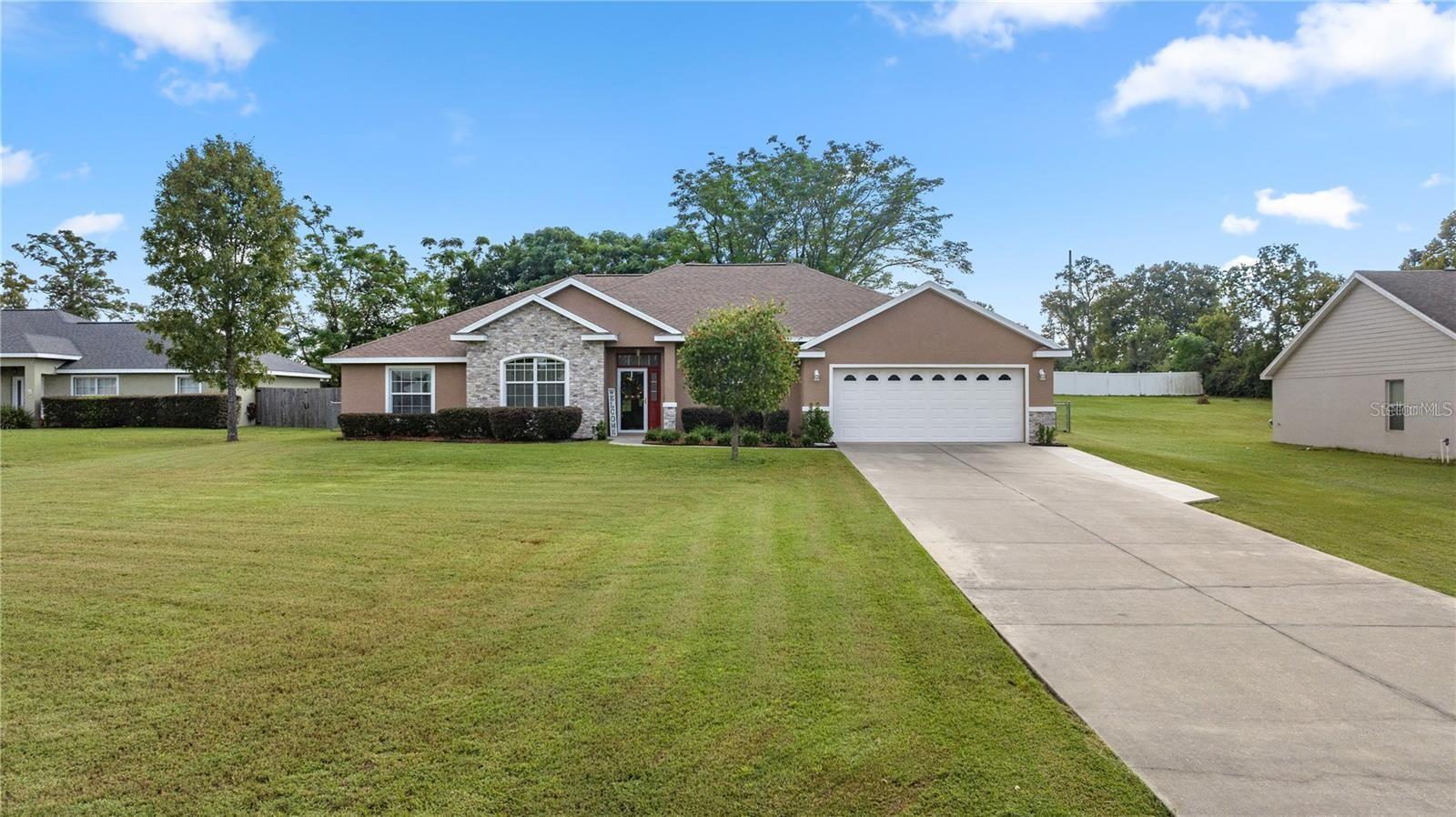 Property Photo: 10401 SW 50th Court FL 34476