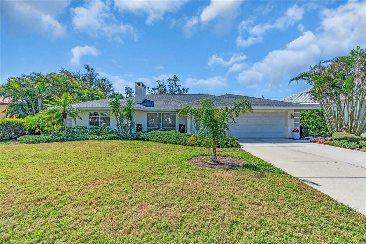 Property Photo: 605 Valencia Road FL 34285