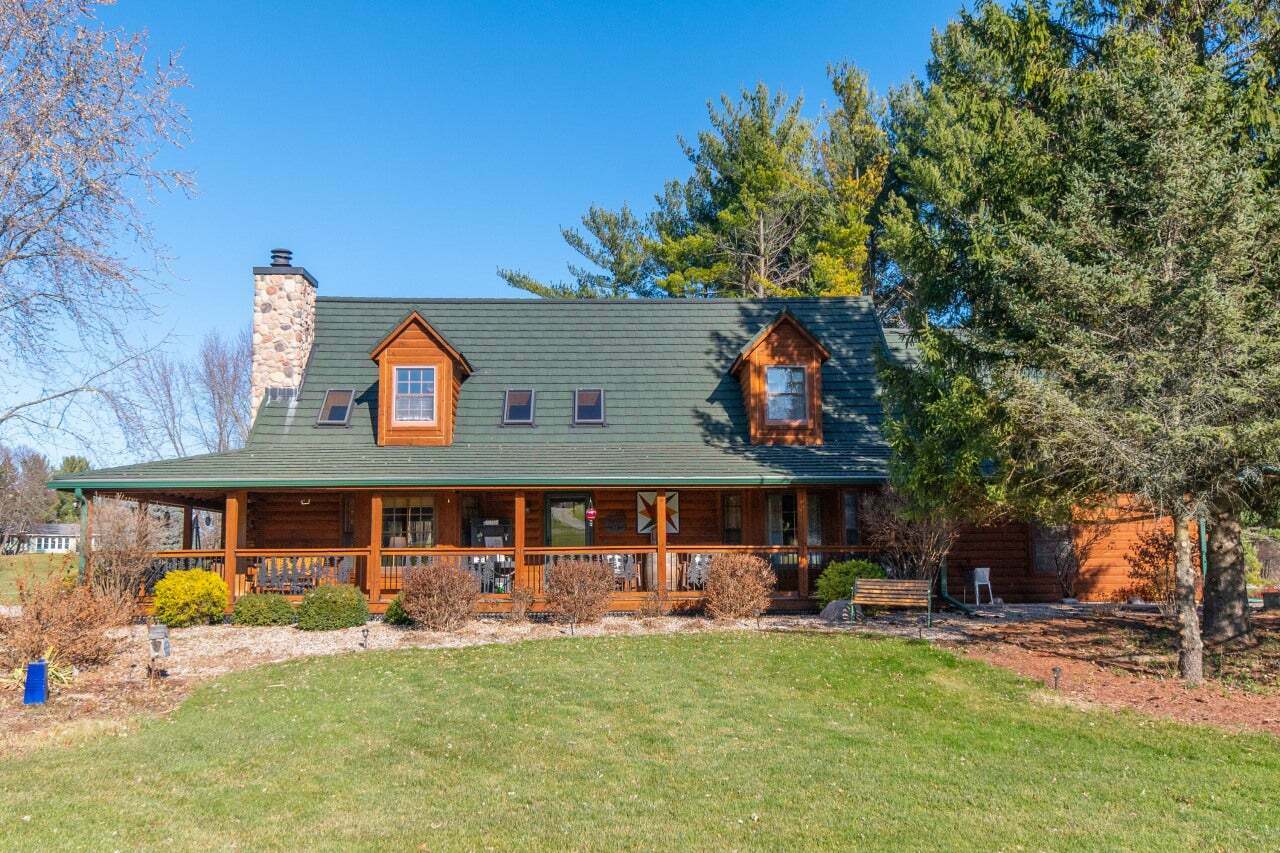 Property Photo: N6121 Country View Ln WI 53178